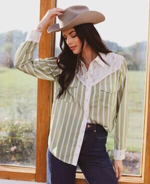 Howdy Hanny Women's Olive Stripe Pearl Snap Top small NWT